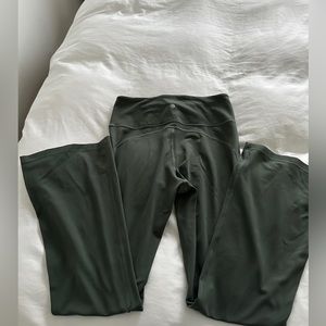 lululemon Groove pant Size 12. Dark Olive in color